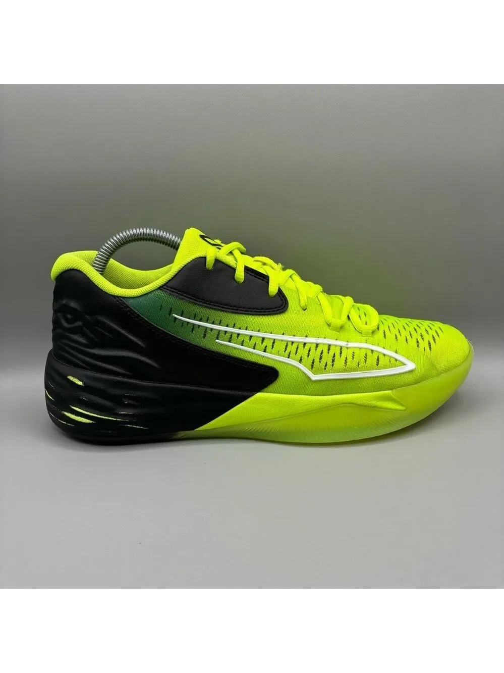 Puma Stewie 1 Quiet Fire Women’s 10 Neon Yellow Athletic Basketball 378255-01
